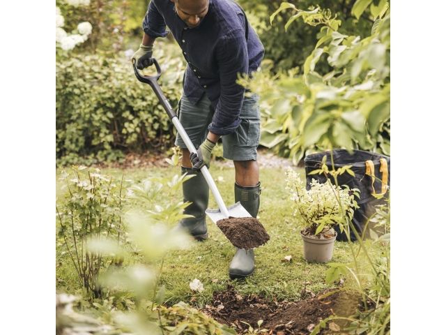 Лопата штыковая телескопическая прямая Xact FISKARS