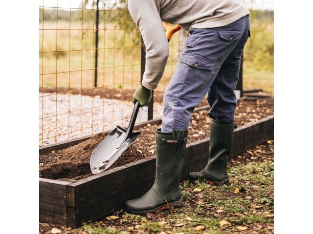 Лопата штыковая с удлиненным лезвием XL Blade FISKARS