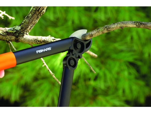 Сучкорез контактный L31 FISKARS PowerGear малый