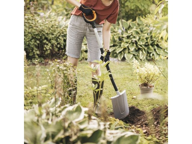 Лопата штыковая с закругленным лезвием Xact FISKARS