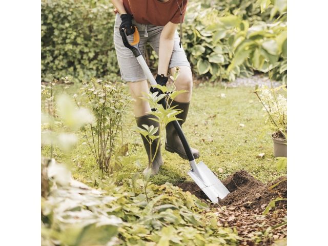 Лопата штыковая с закругленным лезвием Xact FISKARS