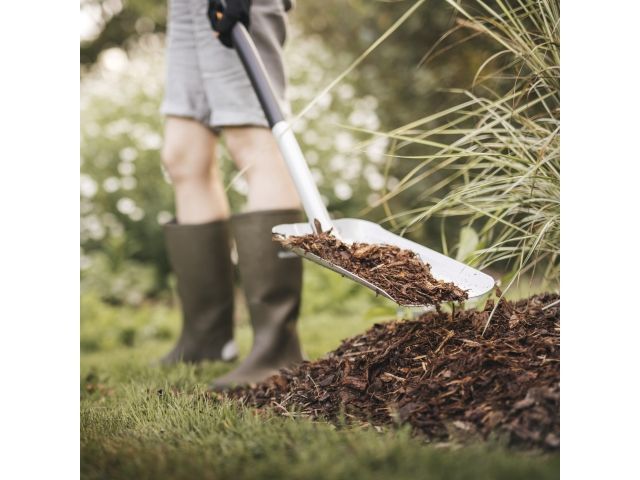 Лопата совковая Xact FISKARS
