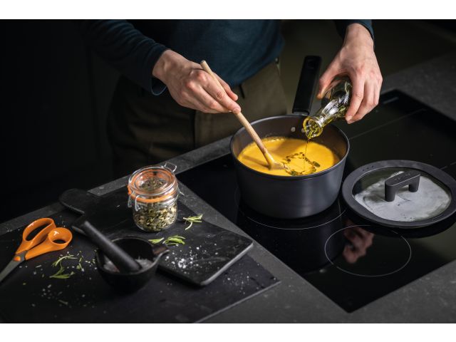 Соусник с крышкой 2,5л Hard Face FISKARS