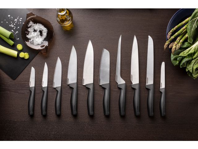Нож поварской 20 см Hard Edge Fiskars