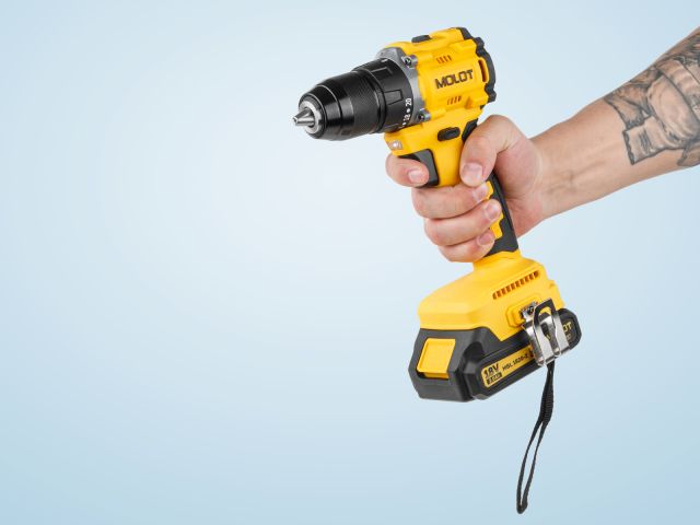 Дрель-шуруповерт аккумуляторная MOLOT MBD 1825 Li XLT Lite SET