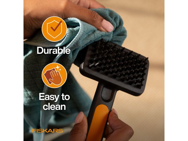 Щетка для шерсти силикон. PET FISKARS