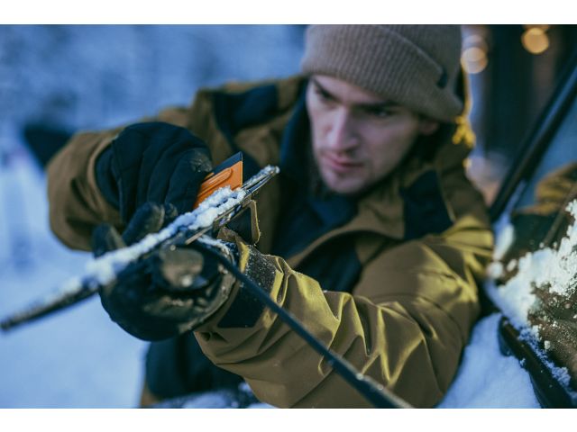 Скребок автомобильный двусторонний Solid Duo FISKARS
