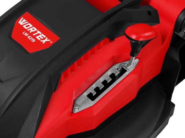 Газонокосилка электрическая WORTEX LM 4219 1800 Вт, шир.43 см, бесщёт.