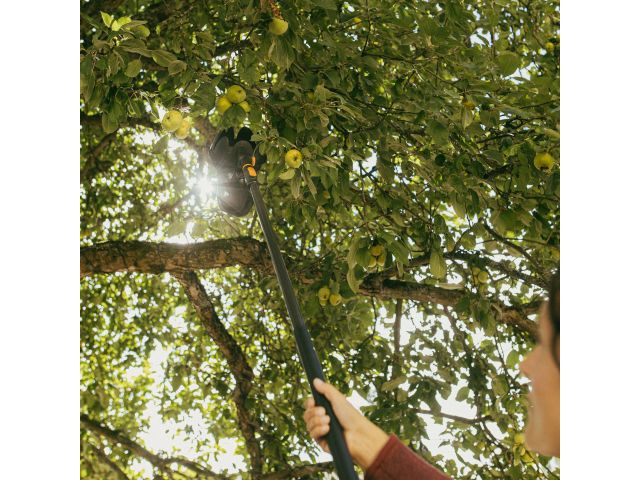 Черенок алюминиевый телескопический М 119-174см OneClick FISKARS