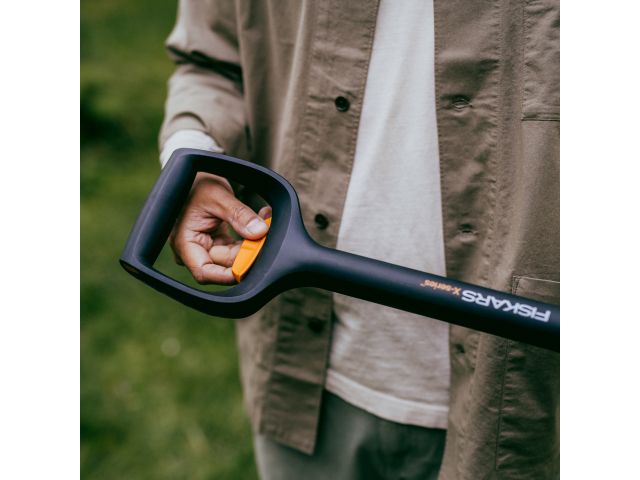 Корнеудалитель телескопический X-series FISKARS