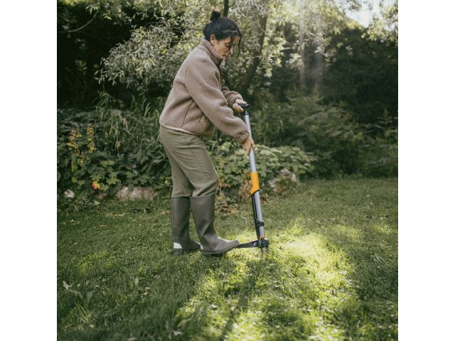 Корнеудалитель Ergonomic FISKARS