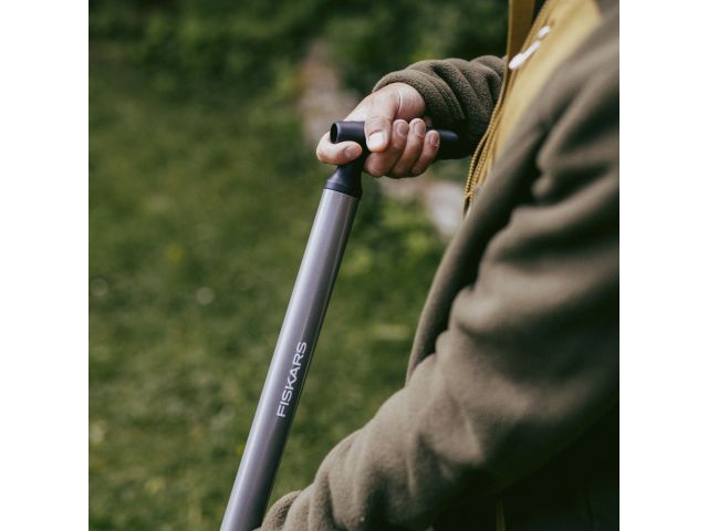 Корнеудалитель Ergonomic FISKARS