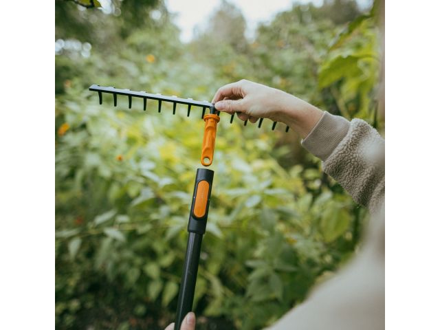 Грабли мет. для грунта 14 зубьев OneClick FISKARS