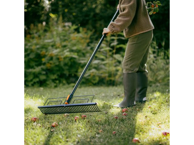 Грабли для уборки OneClick FISKARS