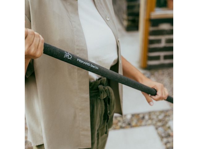 Черенок деревянный L 140см OneClick FISKARS