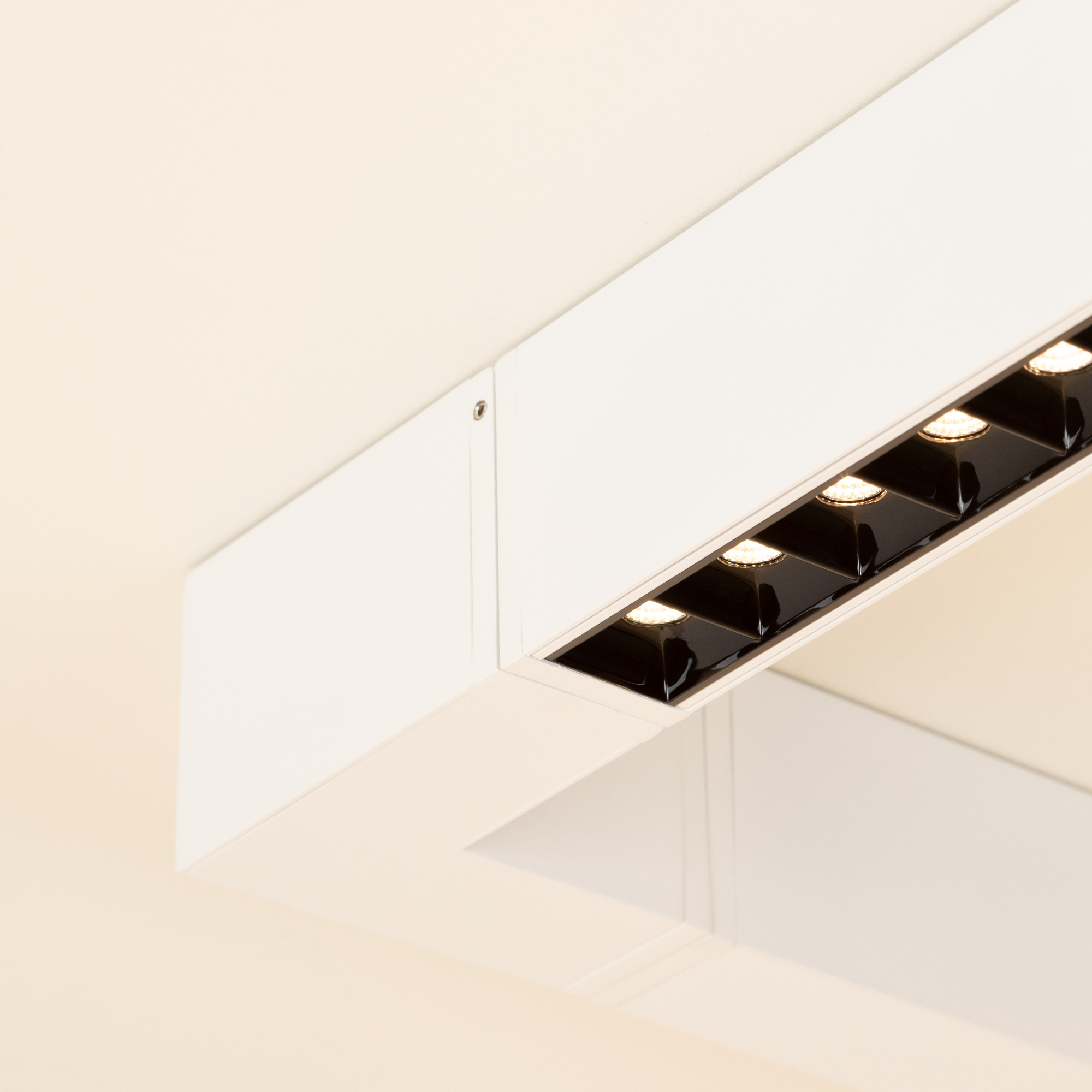 Светильник MAG-FLAT-FOLD-45-S1005-30W Warm3000 (WH, 100 deg, 24V) (IP20 металл, 3 года)