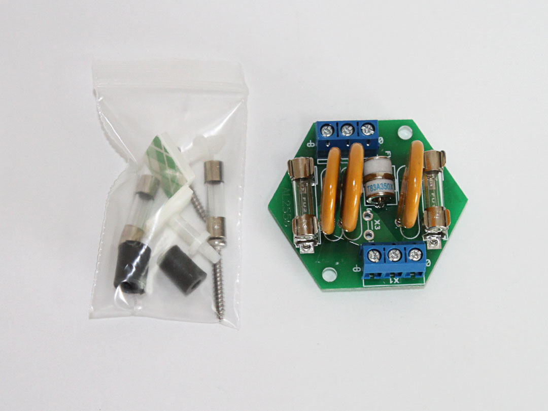 Устройство защиты от импульсных перенапряжений (УЗИП) 220В 500ВА АЛЬБАТРОС-220/500 АС