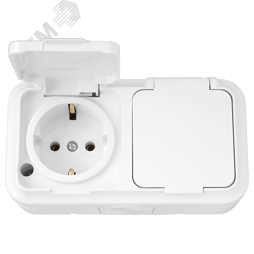 Розетка брызгозащищенная двойная наружная с заземлением IP44