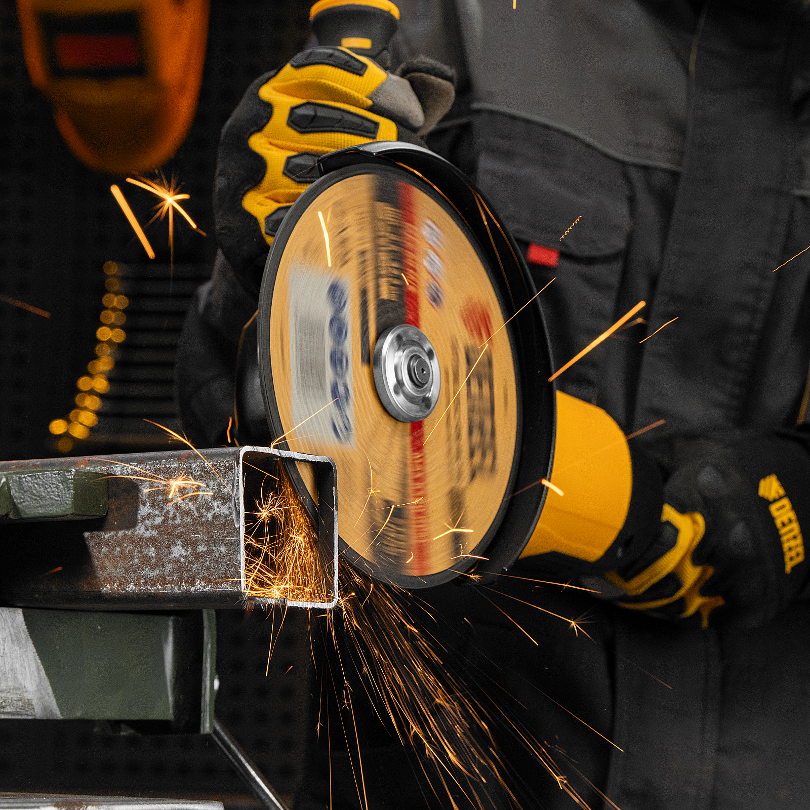 Круг отрезной по металлу, 180 х 2.5 х 22.2 мм Denzel