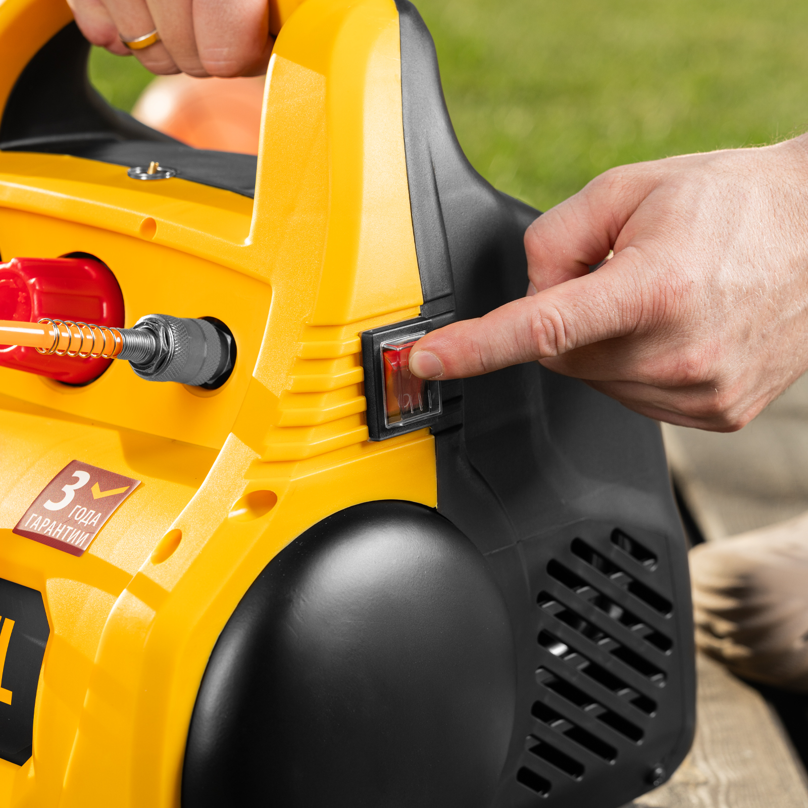 Компрессор воздушный безмасляный РС 1/6-180,1, 1 кВт, 180 л/мин, 6 л Denzel