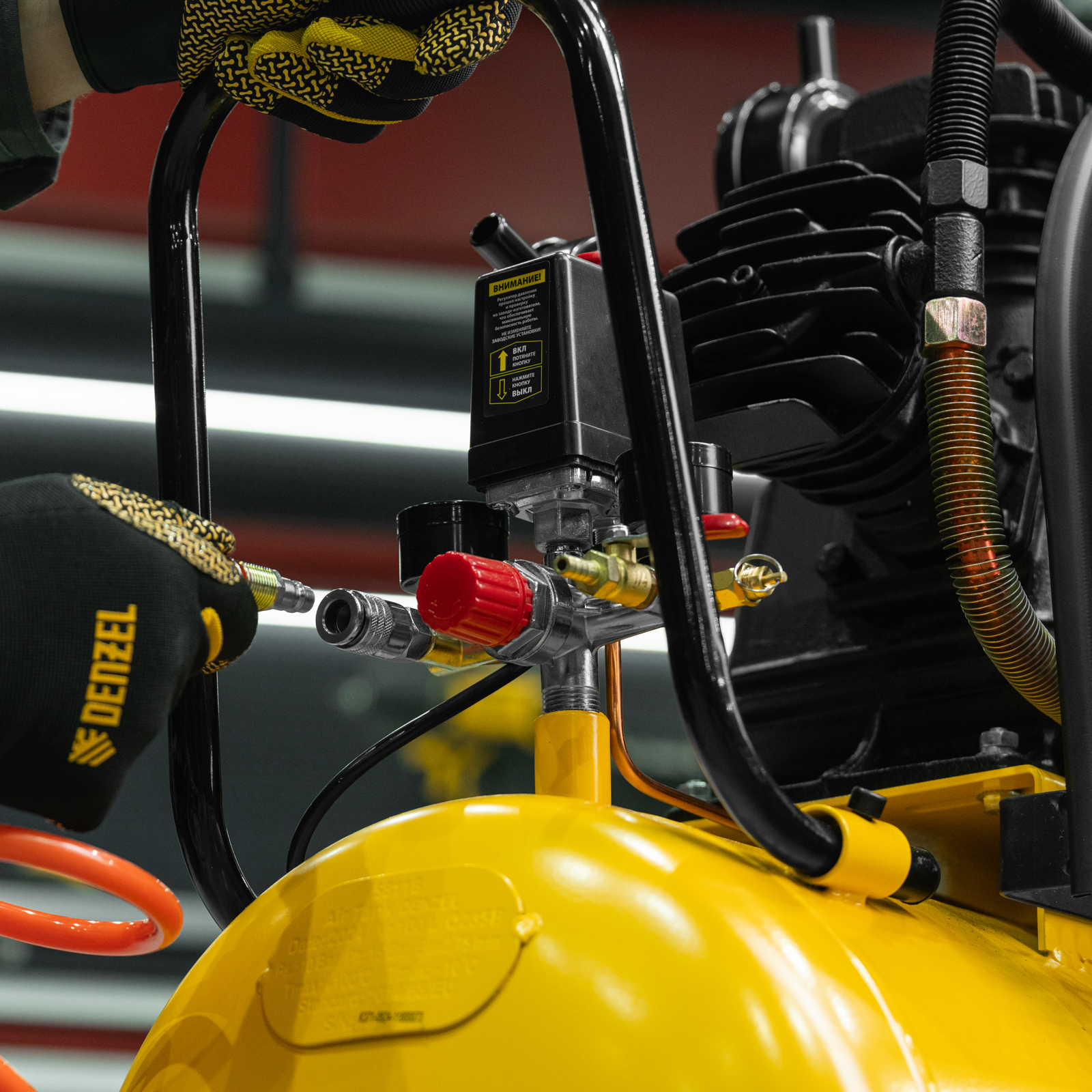 Компрессор воздушный BCW3000-T/100, ременный привод, 3.0 кВт, 100 литров, 520 л/мин Denzel