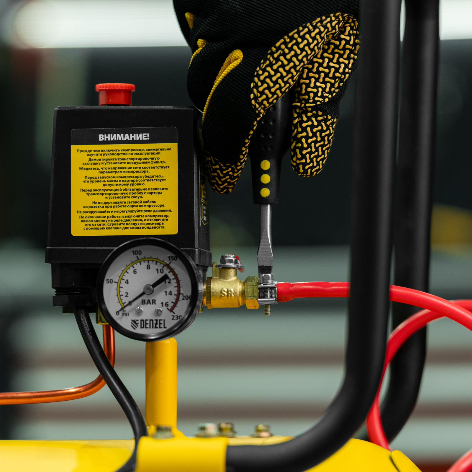 Компрессор воздушный BCI3000-T/200, ременный привод , 3.0 кВт, 200 литров, 530 л/мин Denzel