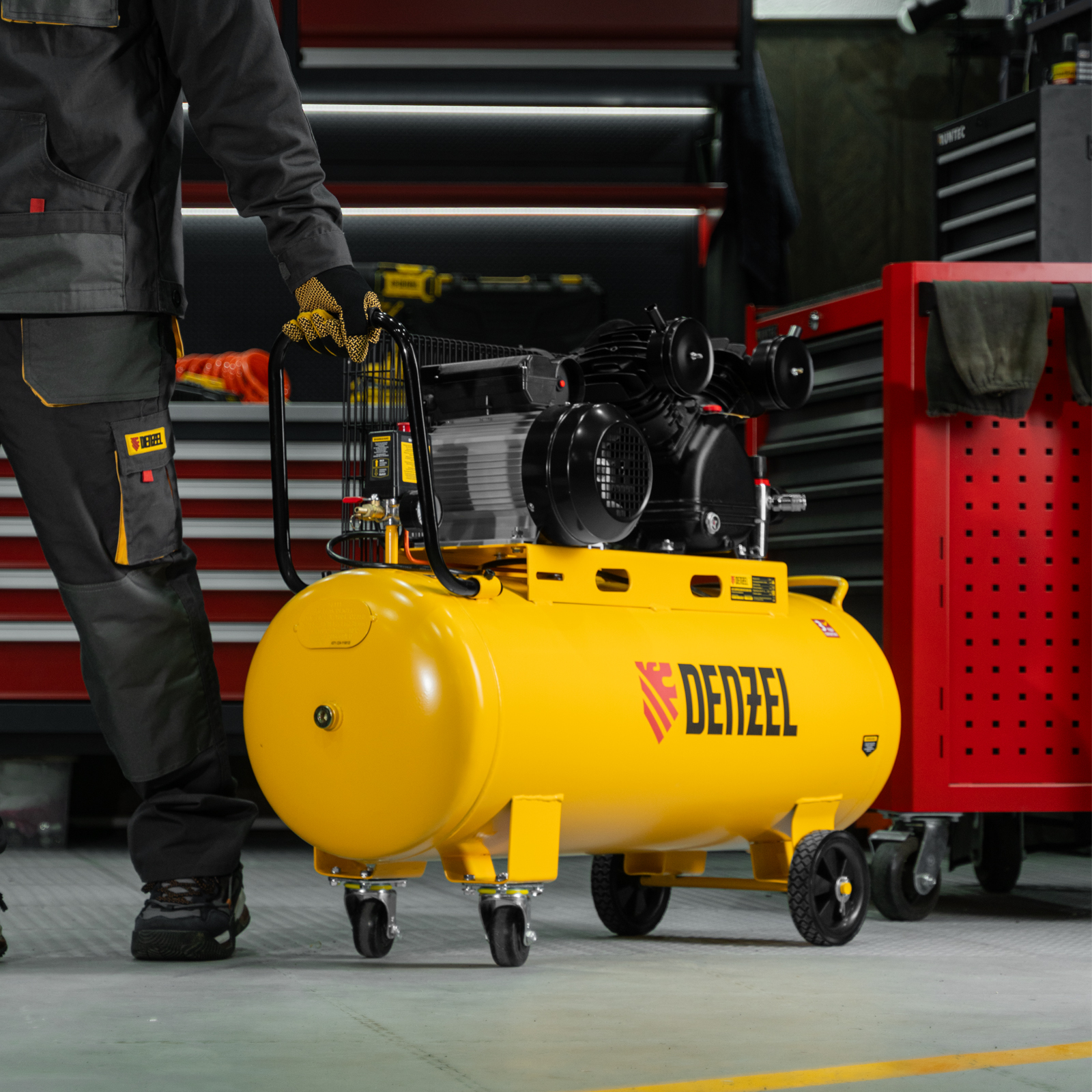 Компрессор воздушный BCV2300/100, ременный привод, 2.3 кВт, 100 литров, 440 л/мин Denzel