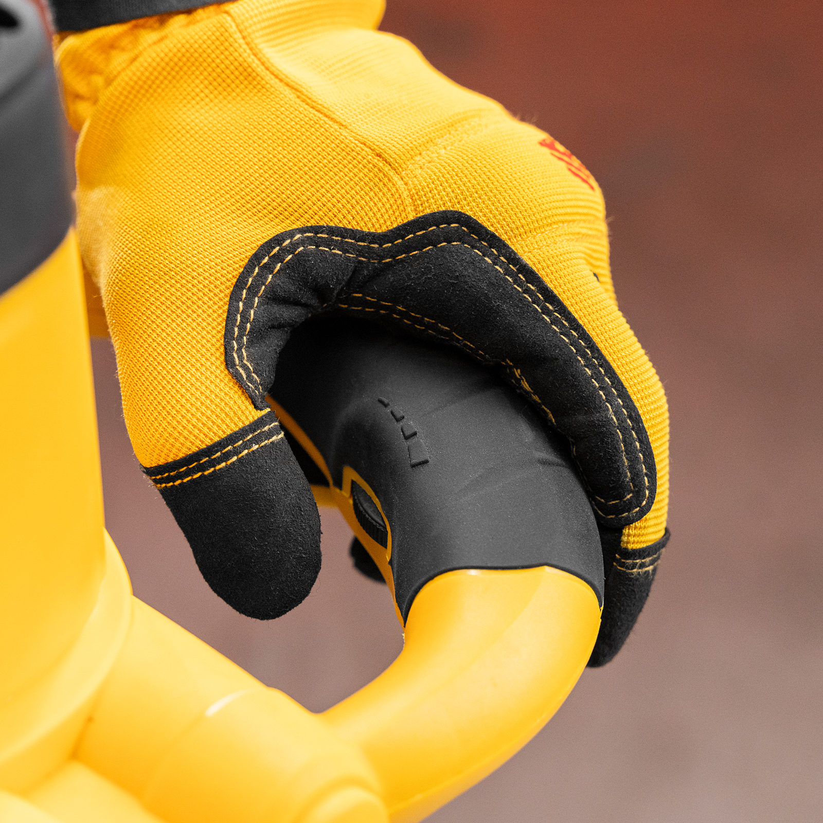 Миксер строительный EM-1-1600, 1600 Вт, 180-460/300-750 об/мин Denzel