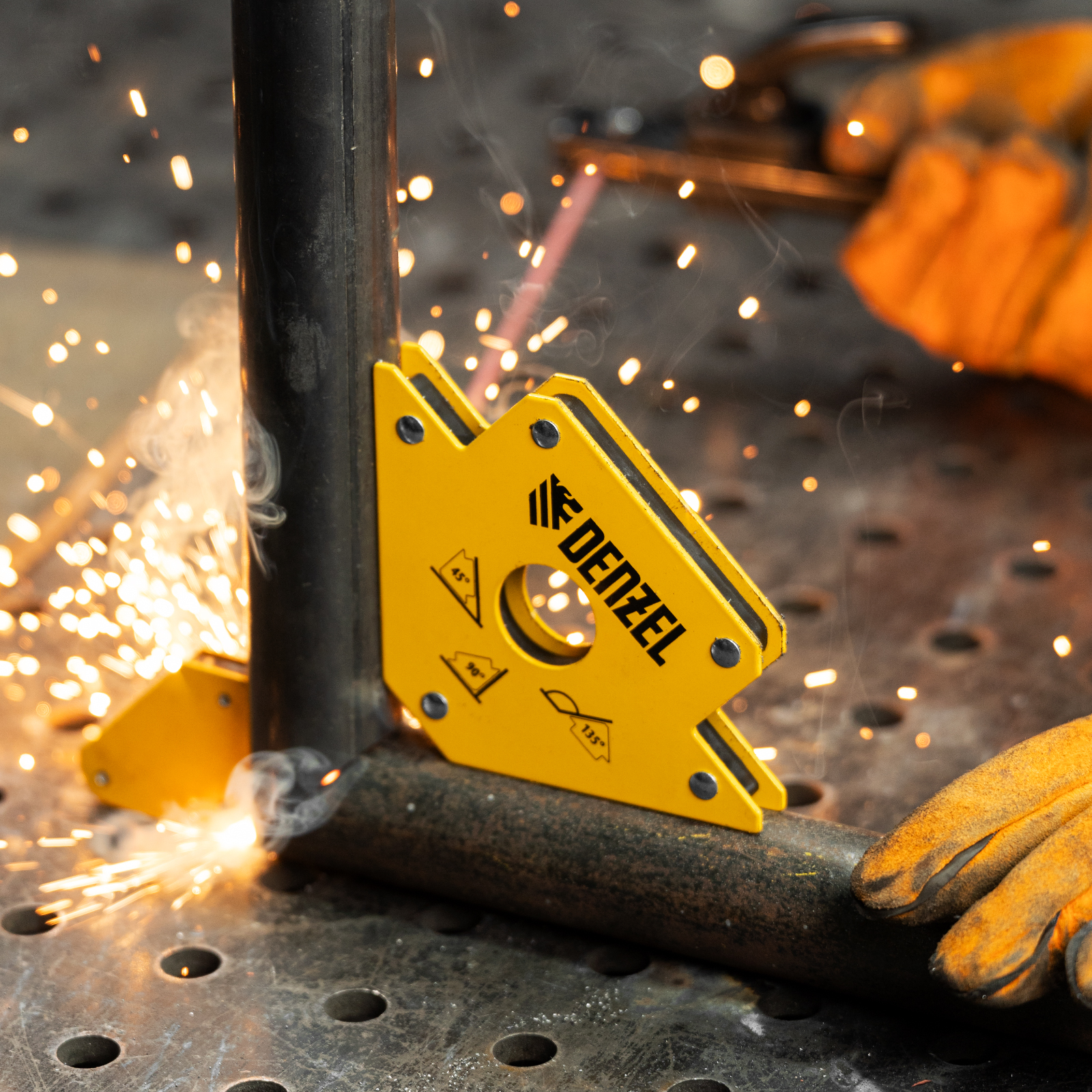 Фиксатор магнитный для сварочных работ, усилие 50 Lb Denzel