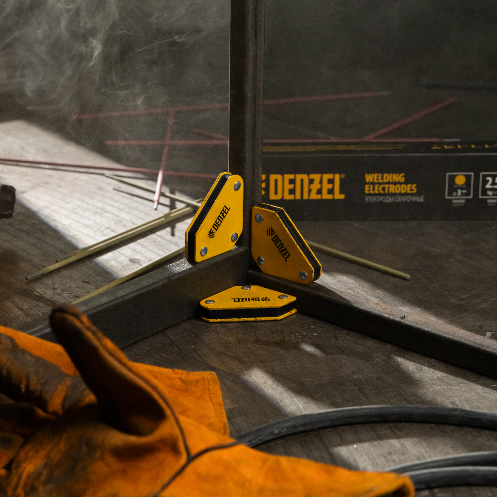 Набор из 4 магнитных фиксаторов для сварочных работ Denzel