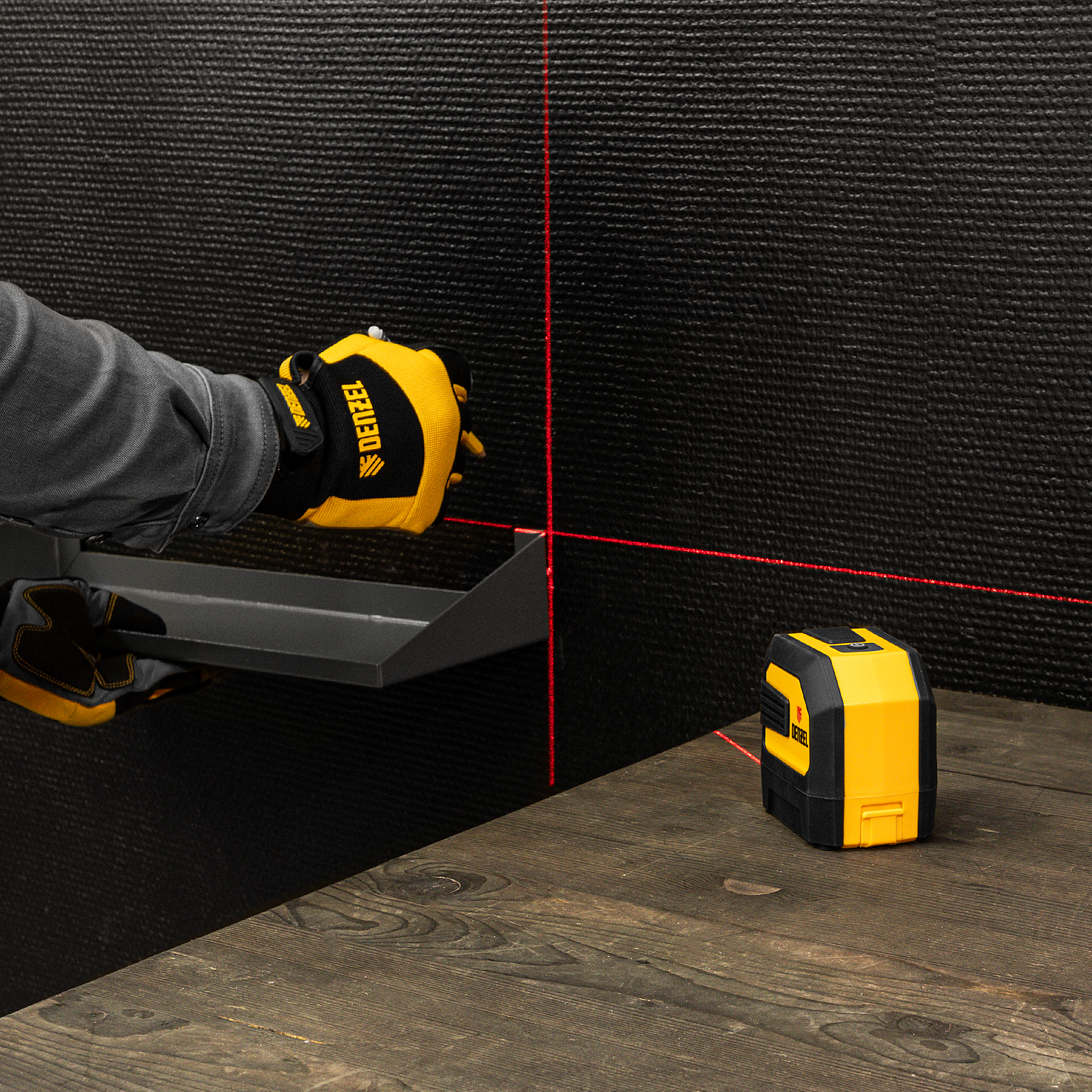 Лазерный уровень LX 02 Red, 20 м, 635 нм, резьба 1/4" Denzel