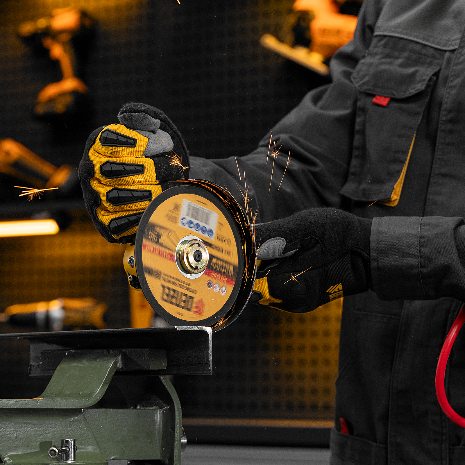 Пневматическая углошлифовальная машина AG125, 11000 об/мин, 125 мм, 186 л/мин Denzel