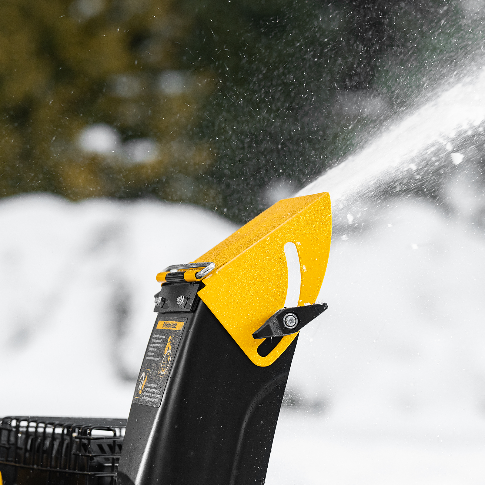 Бензиновая снегоуборочная машина SB 560 LP, 212 cc, электростартер, фара Denzel