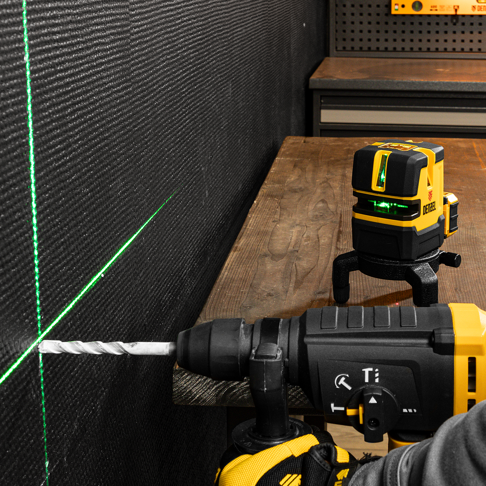 Лазерный уровень LX 06 Green, 30 м, 520 нм, аккумулятор Li 5200 mAh, резьба 5/8" Denzel