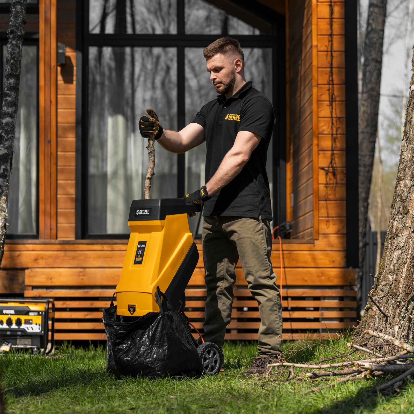 Измельчитель садовый электрический ECS-2500, 2500 Вт, 45 мм Denzel