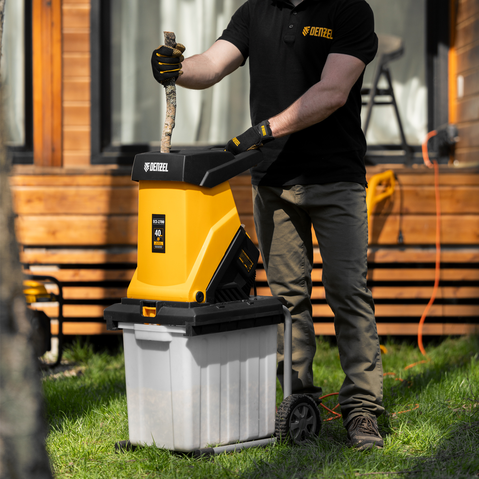 Измельчитель садовый электрический ECS-2700, 2700 Вт, 40 мм Denzel