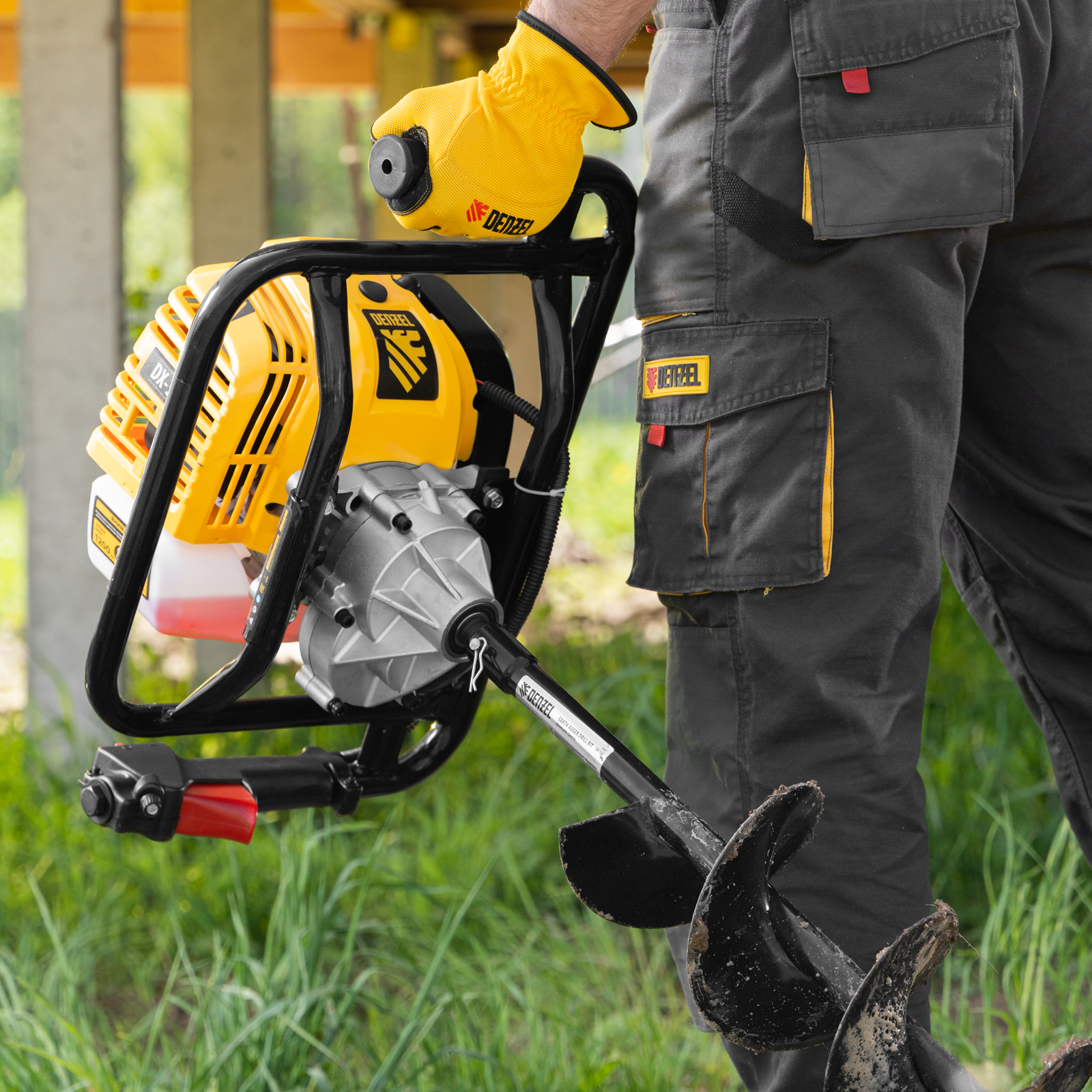 Мотобур DX-52, объем двигателя 52 см3, соединение 20 мм, без шнека Denzel