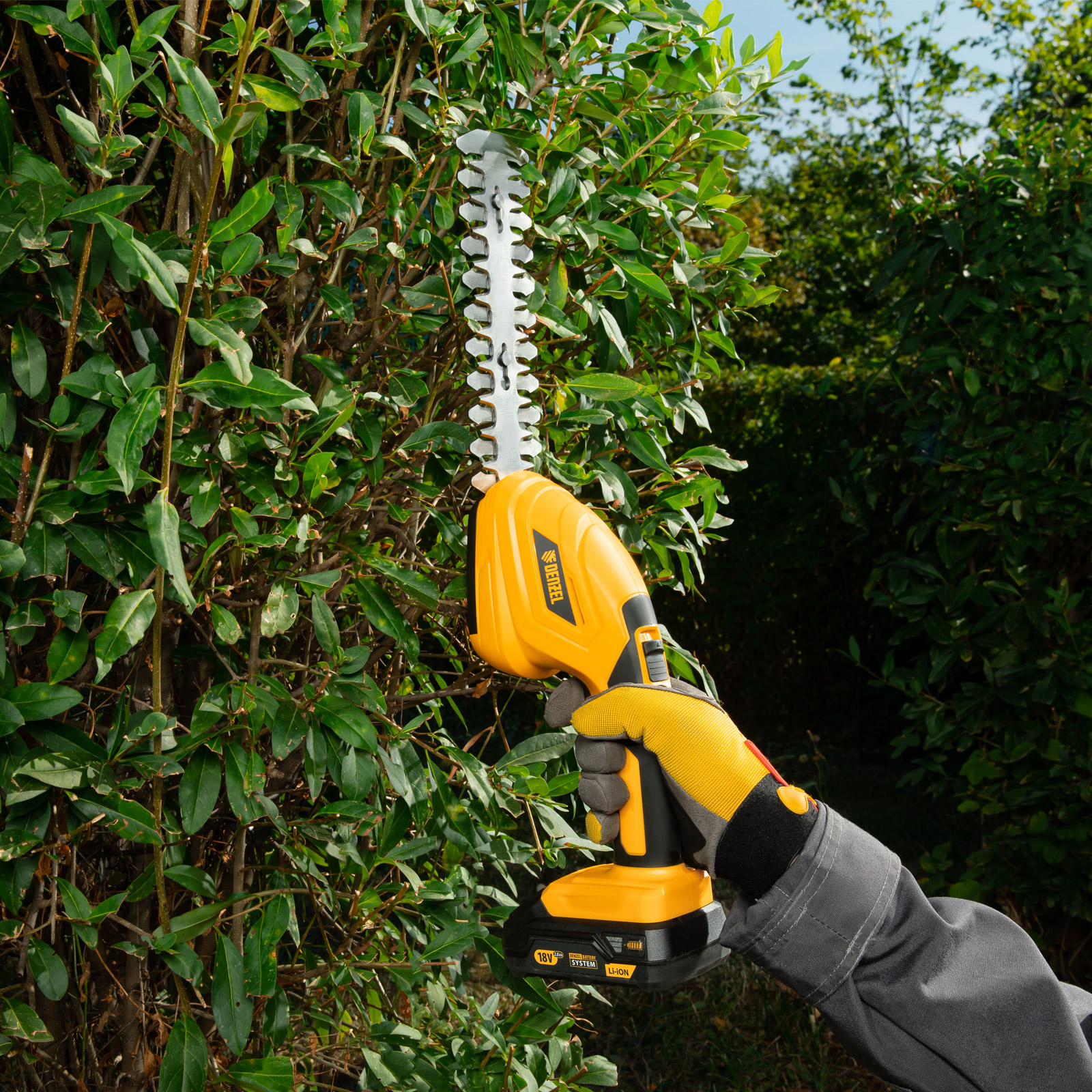 Ножницы-кусторез аккумуляторные  CGS-100, 18В Li-Ion Denzel