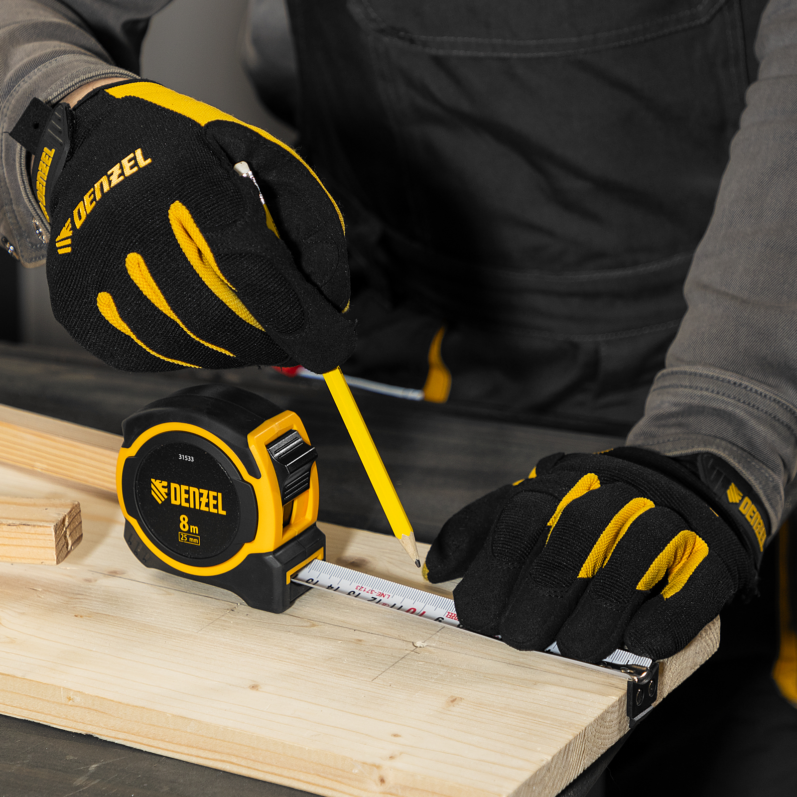 Рулетка 8м х 25мм, двухкомп. корпус, магнитный обрезиненный зацеп Denzel