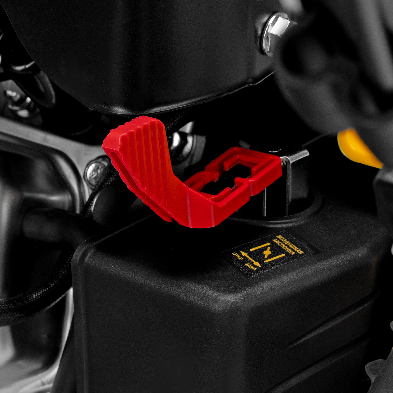 Бензиновая снегоуборочная машина SB 460, 99cc, ручной старт Denzel