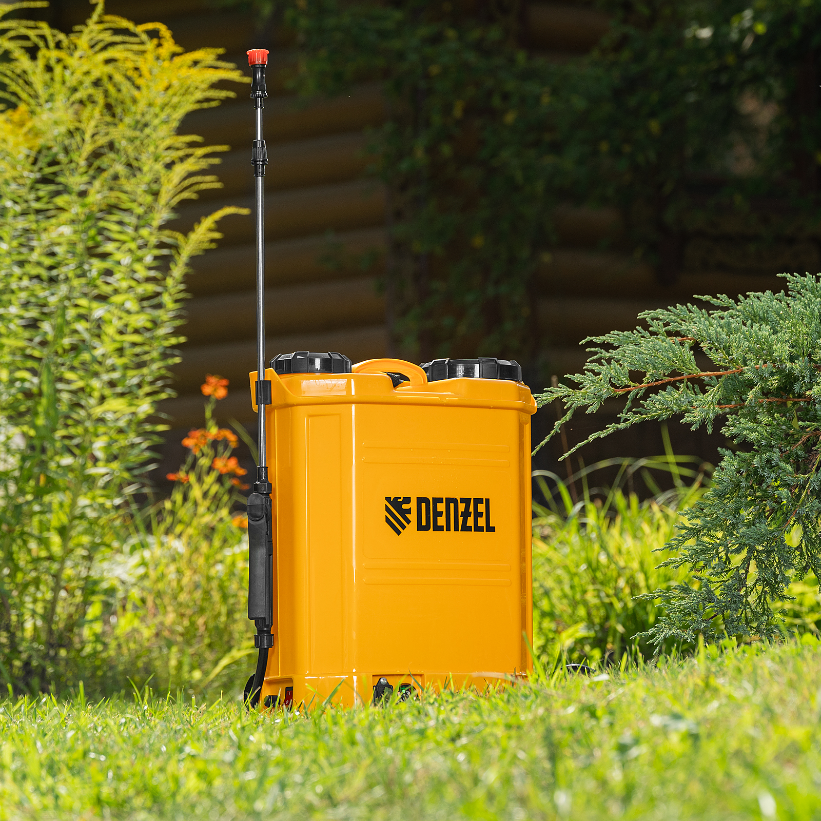 Опрыскиватель ранцевый аккумуляторный D-16LA, 16 л, 12 В, 8 Ач Denzel