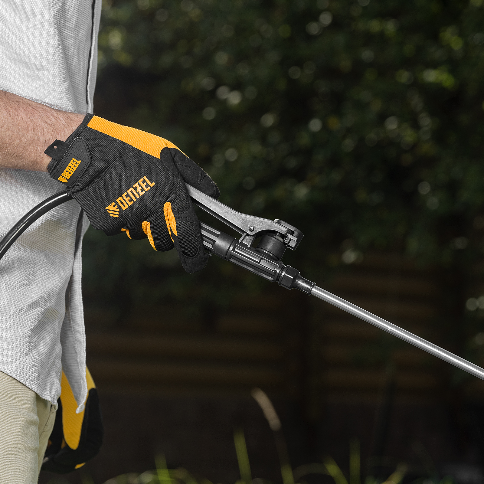 Опрыскиватель ранцевый аккумуляторный D-16LA, 16 л, 12 В, 8 Ач Denzel