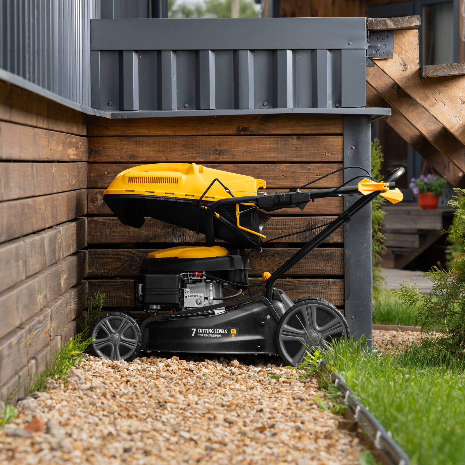 Газонокосилка бензиновая GLD-460SP, 146 куб.см, ширина 46 см, привод 7 уровней, травосборник 50 л Denzel