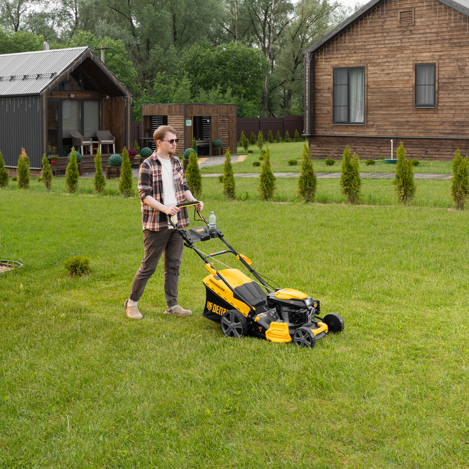 Газонокосилка бензиновая GLD-460SP, 146 куб.см, ширина 46 см, привод 7 уровней, травосборник 50 л Denzel