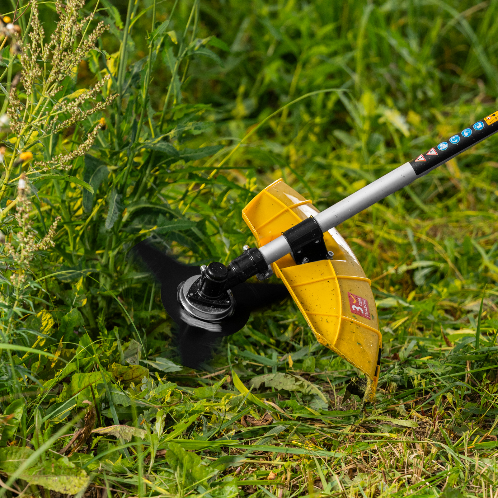 Триммер бензиновый DR-52S, 52 см3, разъемная штанга, состоит из 2 частей Denzel