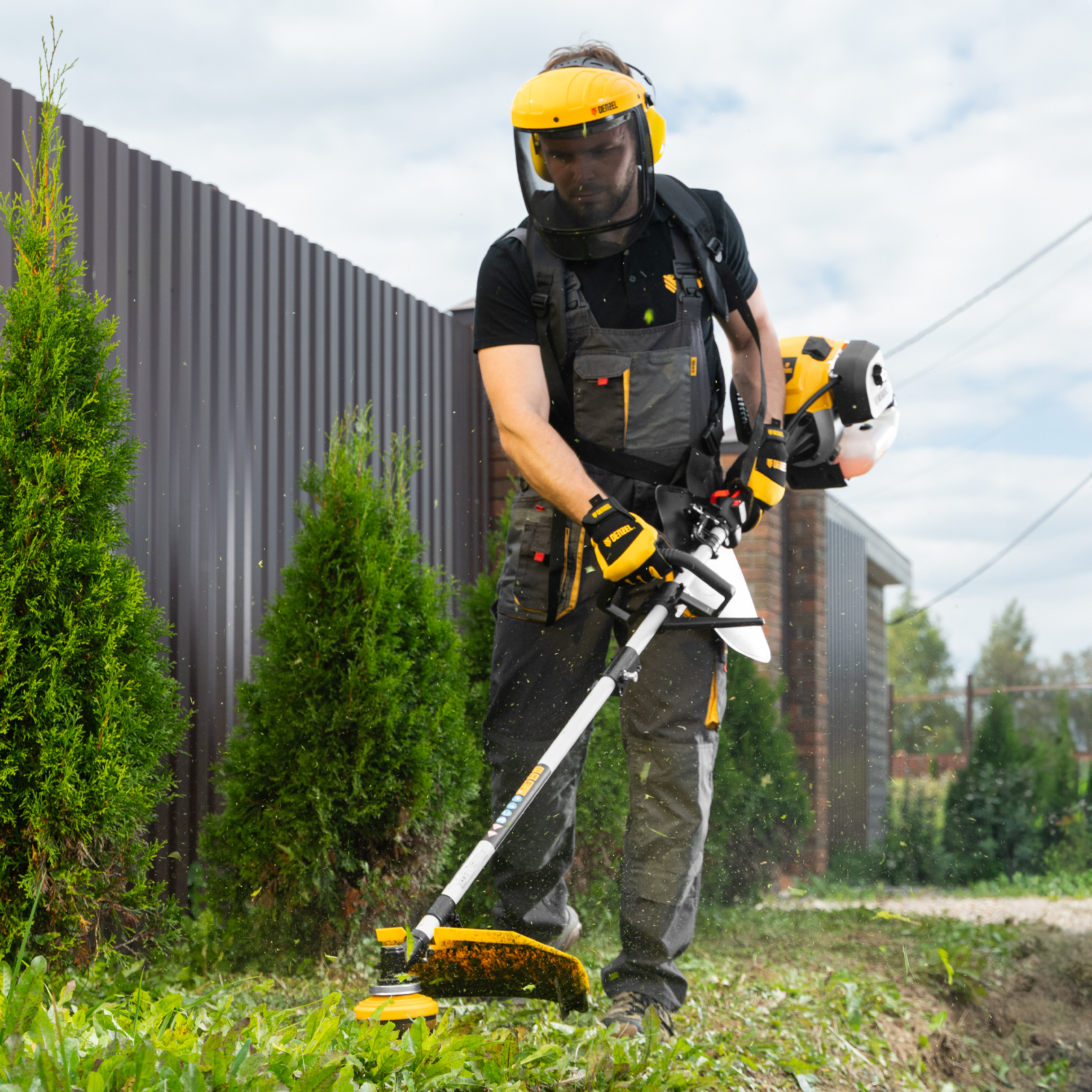 Триммер бензиновый мультифункциональный DGT-52S-MAX, 52 см3, разъемная штанга Denzel