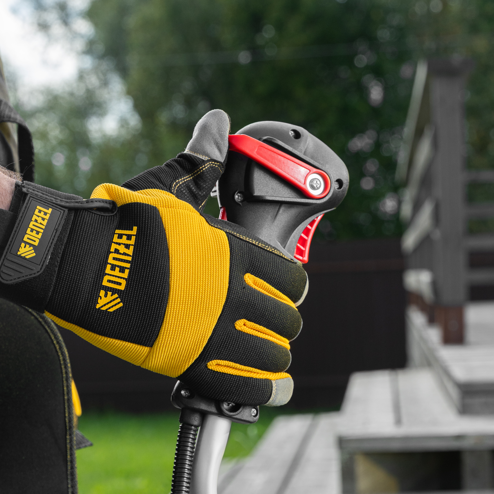 Триммер бензиновый DT-43E, 43 см3, неразъемная штанга, электростартер, состоит из 2 частей Denzel