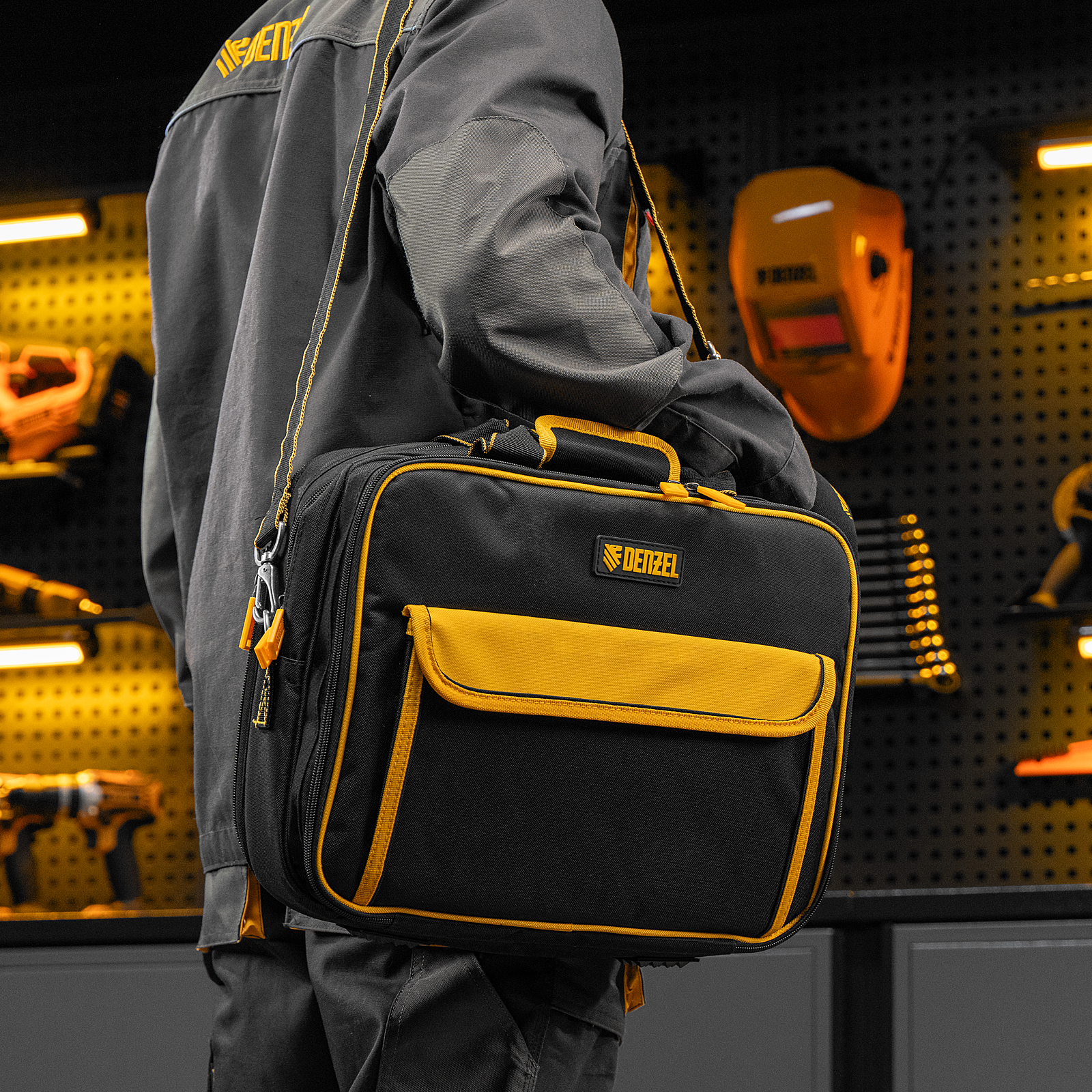 Сумка для инструмента, 400х170х300 мм, 3 отделения, 28 карманов, наплечный ремень Denzel