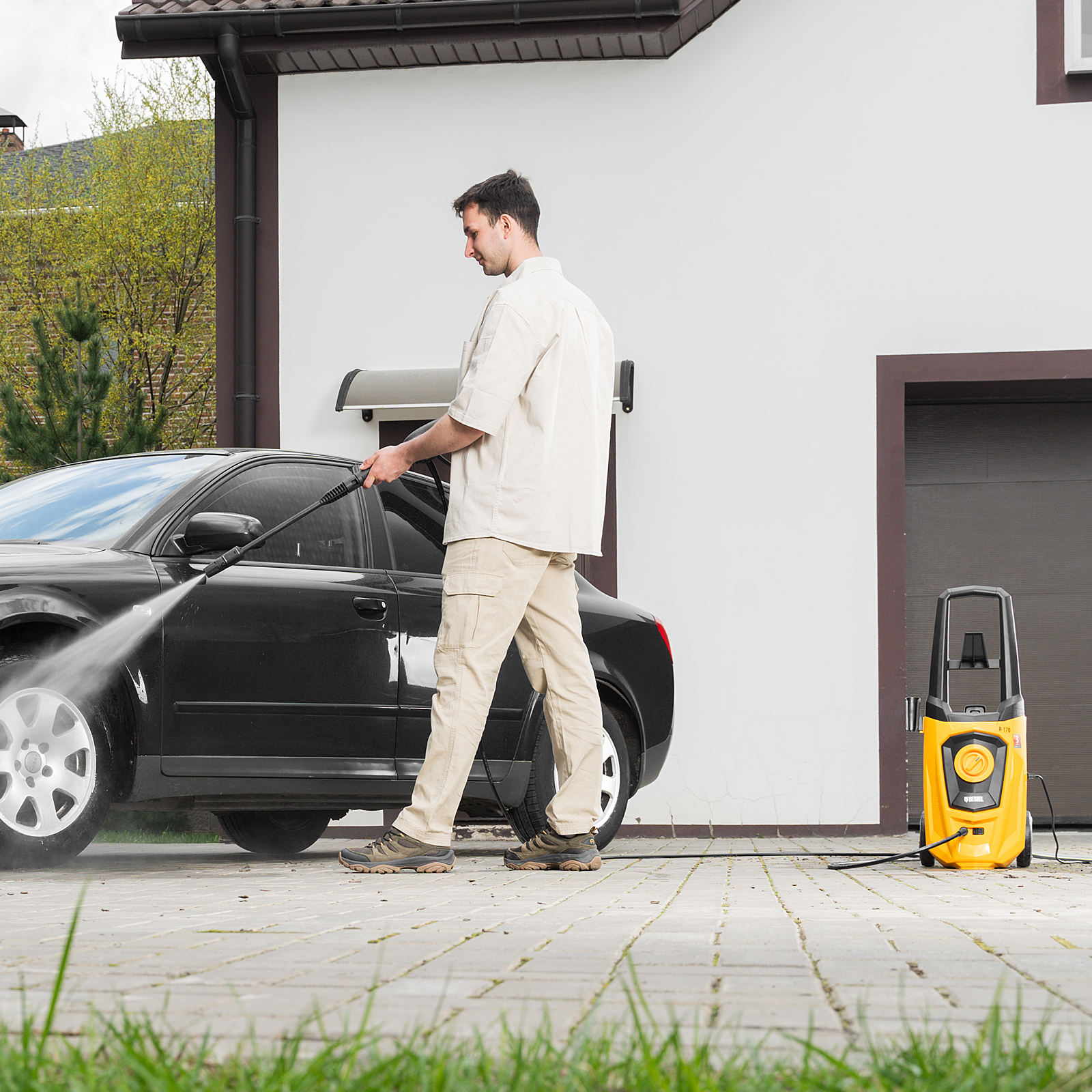 Моечная машина высокого давления R-170, 2000 Вт, 170 бар, 360 л/ч, колесная Denzel