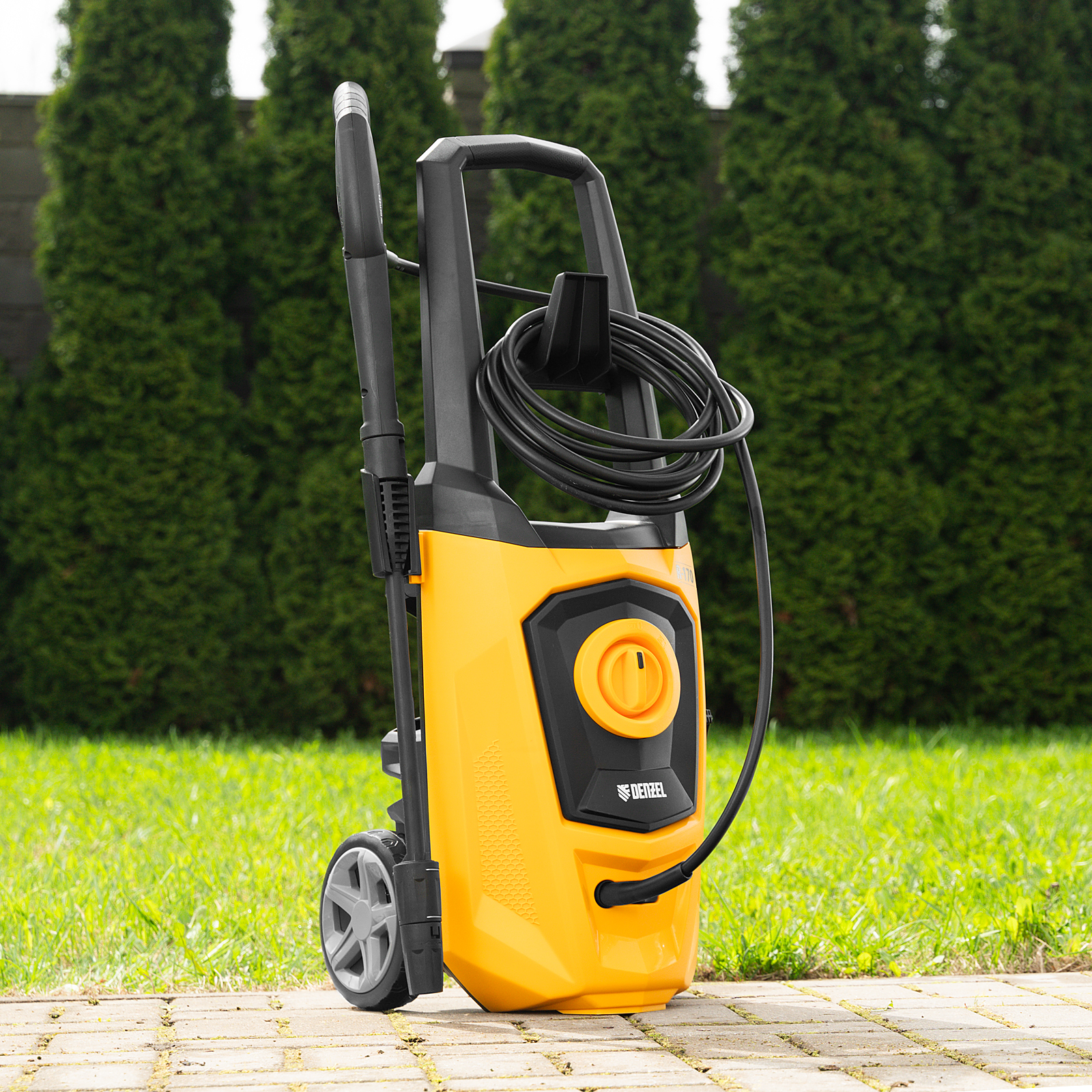 Моечная машина высокого давления R-170, 2000 Вт, 170 бар, 360 л/ч, колесная Denzel